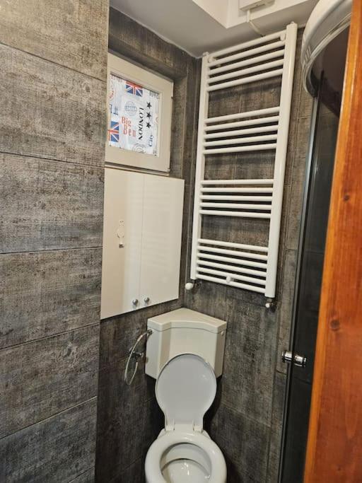 Nice Studio In The Heart Of City Bucarest Exterior foto